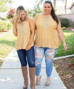 Boutique Simplified Make A Statement Sleeveless Top