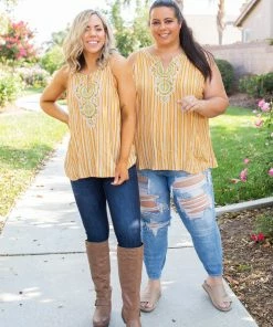 Boutique Simplified Make A Statement Sleeveless Top