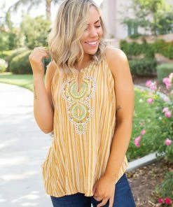 Boutique Simplified Make A Statement Sleeveless Top