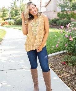 Boutique Simplified Make A Statement Sleeveless Top