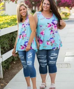 Boutique Simplified Marvelous Floral Tank