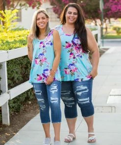 Boutique Simplified Marvelous Floral Tank