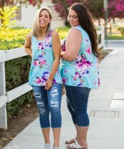 Boutique Simplified Marvelous Floral Tank