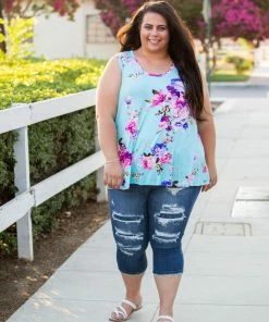 Boutique Simplified Marvelous Floral Tank