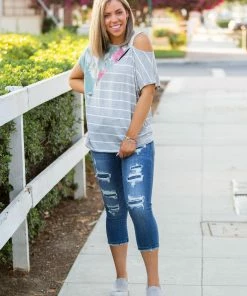Boutique Simplified Flirty & Fun Short Sleeve Top