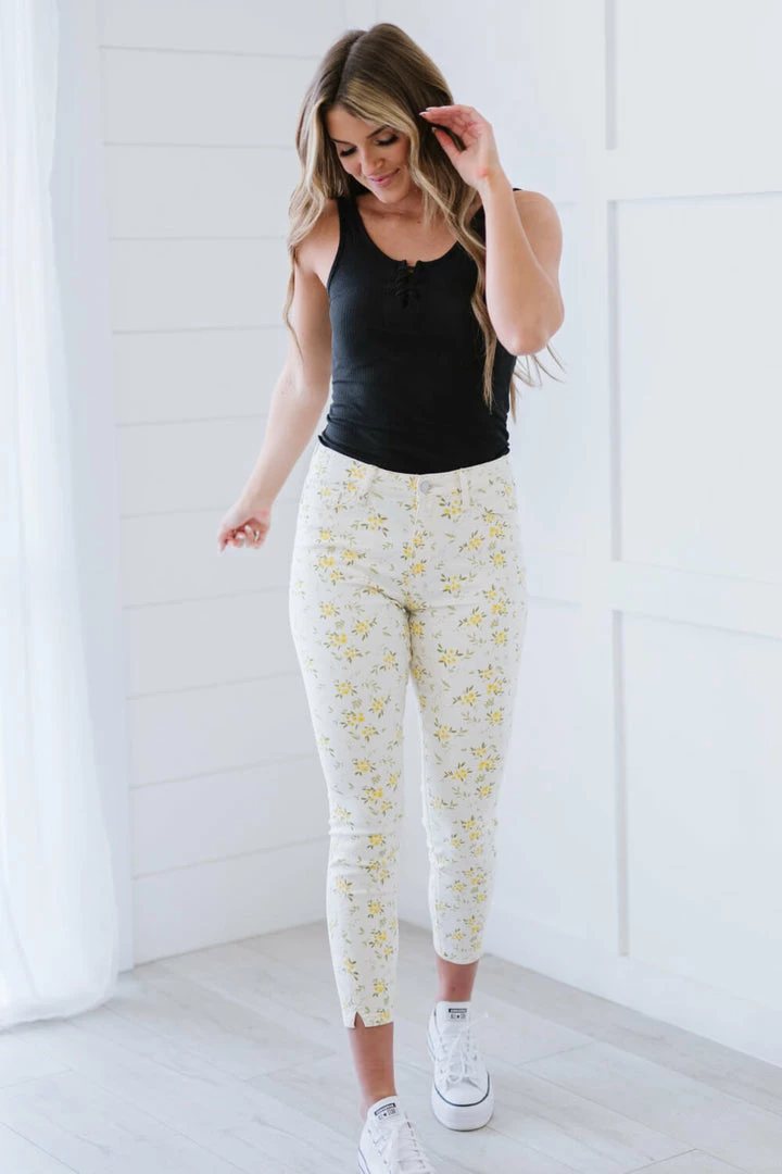 Trendsi Judy Blue Golden Meadow Floral Skinny Jeans (GHG-S) 6 Trendsi Judy Blue Golden Meadow Floral Skinny Jeans (GHG-S)