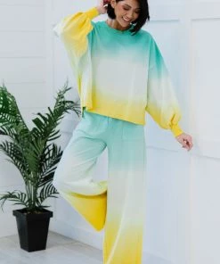 Trendsi Apparel Summer Breeze Ombre Cropped Sweatshirt