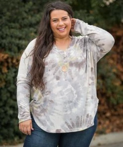 Boutique Simplified Dainty Diva V-Neck Top - Plus 1X