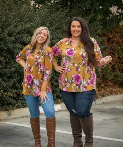 Boutique Simplified Golden Beauty 3/4 Sleeve Top