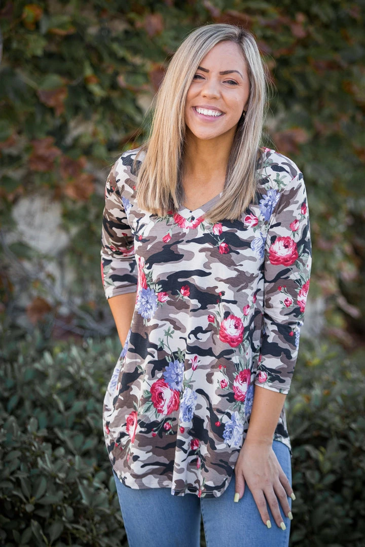 Boutique Simplified Red Dawn V-Neck Gabby 1 Boutique Simplified Red Dawn V-Neck Gabby