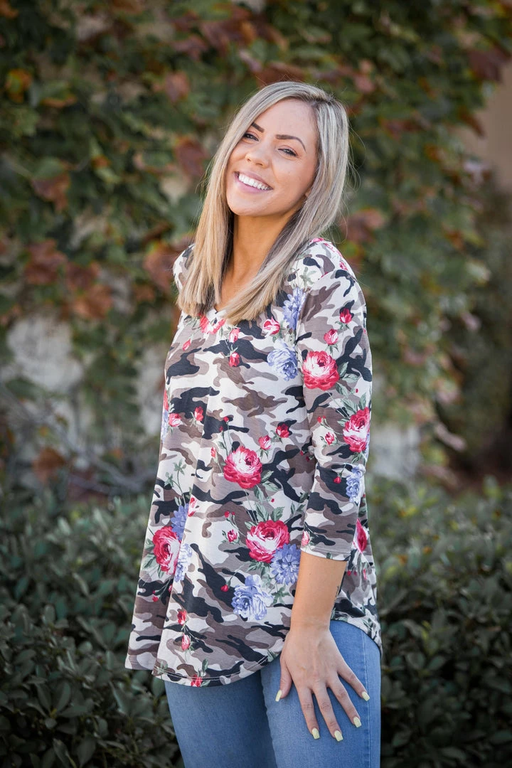 Boutique Simplified Red Dawn V-Neck Gabby 7 Boutique Simplified Red Dawn V-Neck Gabby