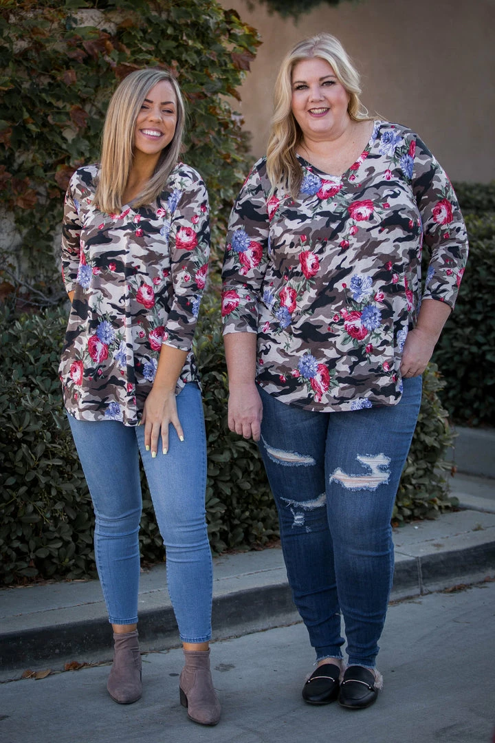 Boutique Simplified Red Dawn V-Neck Gabby 3 Boutique Simplified Red Dawn V-Neck Gabby