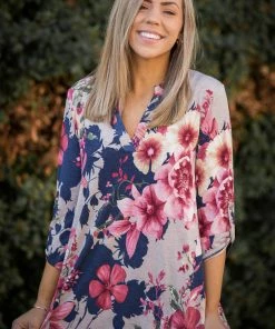 Boutique Simplified Blossoming Soul 3/4 Sleeve Top