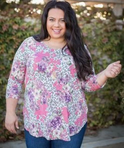 Boutique Simplified Sweetest Escape V-Neck Gabby 13 Boutique Simplified Sweetest Escape V-Neck Gabby