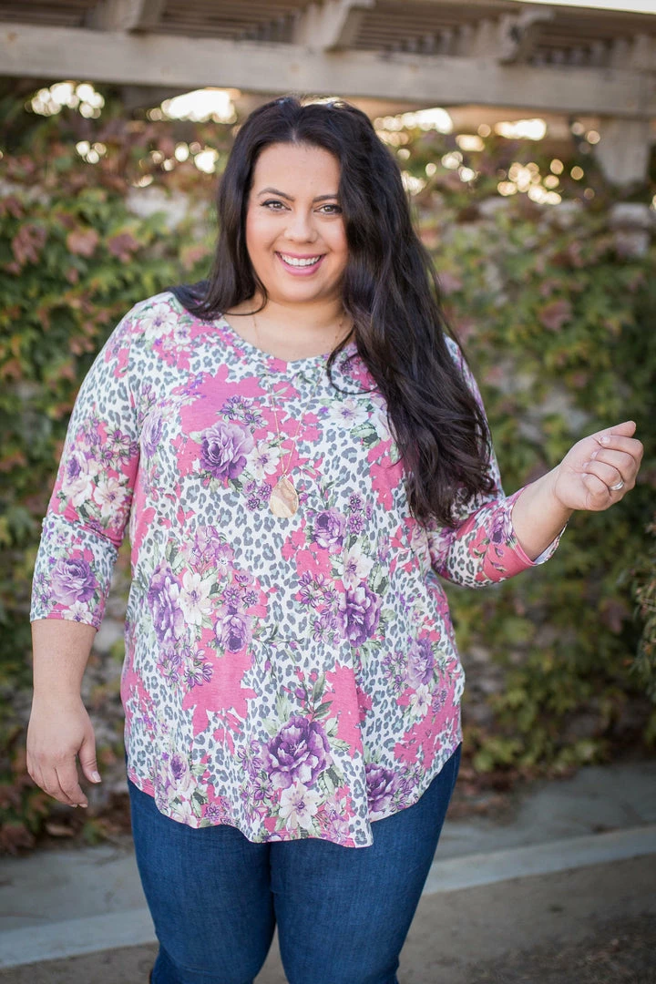 Boutique Simplified Sweetest Escape V-Neck Gabby 7 Boutique Simplified Sweetest Escape V-Neck Gabby