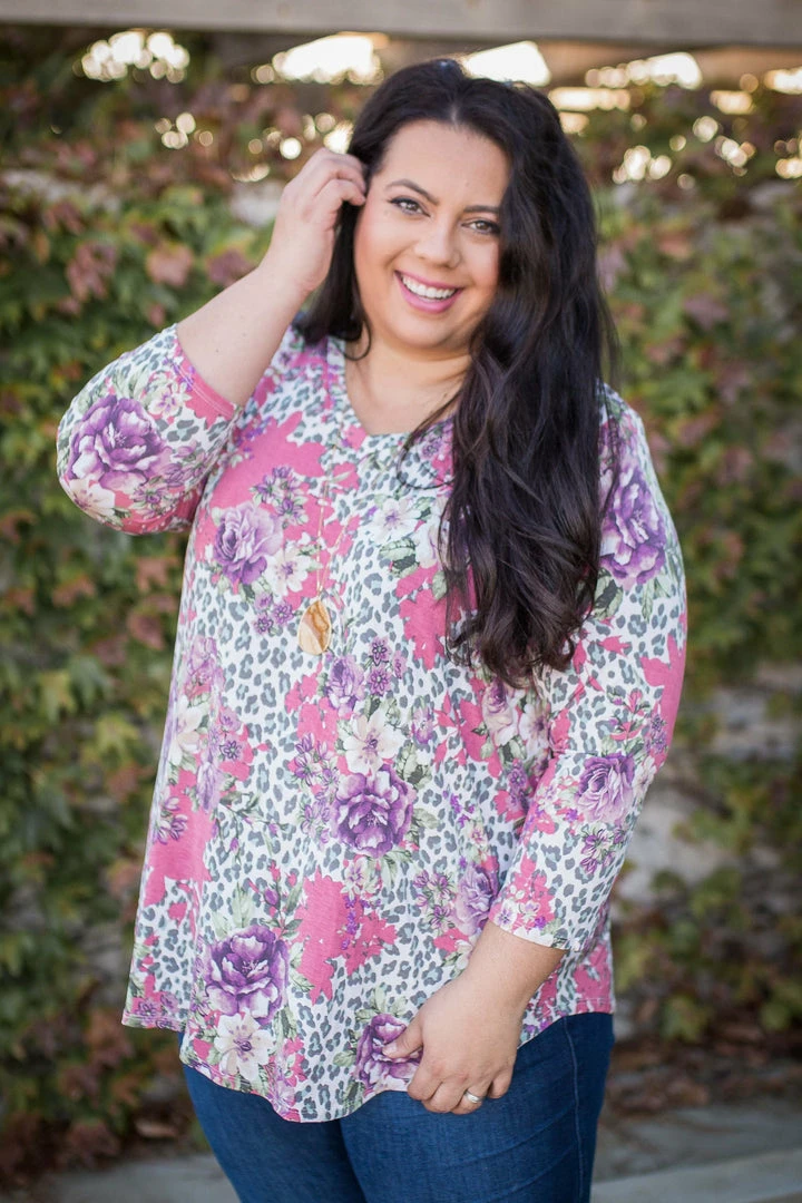 Boutique Simplified Sweetest Escape V-Neck Gabby 6 Boutique Simplified Sweetest Escape V-Neck Gabby