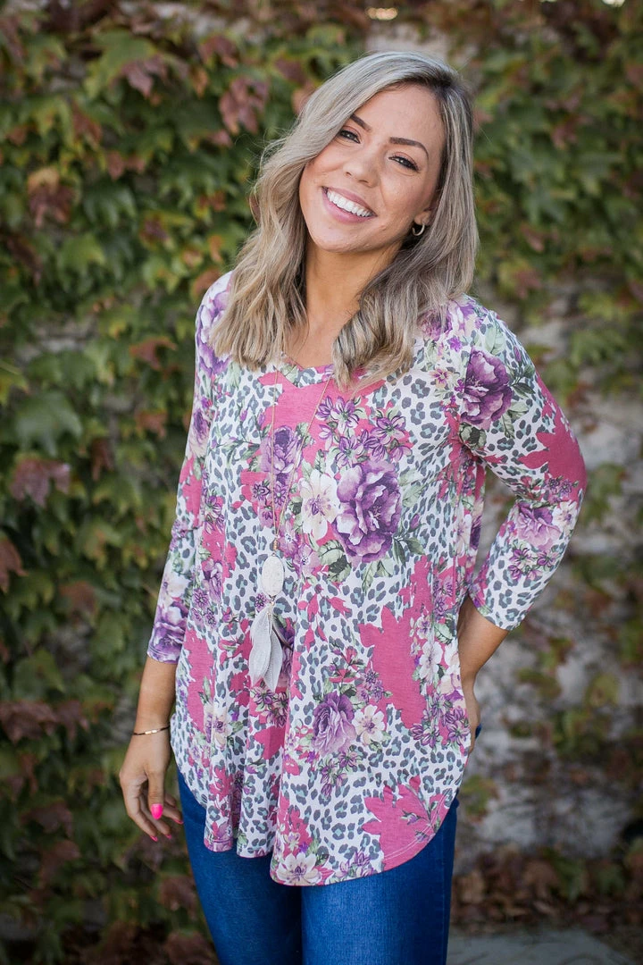 Boutique Simplified Sweetest Escape V-Neck Gabby 1 Boutique Simplified Sweetest Escape V-Neck Gabby