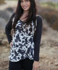 Boutique Simplified Utterly Gorgeous Twist Top