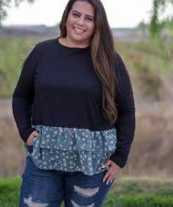 Boutique Simplified Winter Blooms Peplum Top