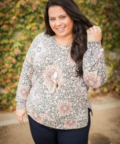 Boutique Simplified Mosaic Beauty Long Sleeve Top