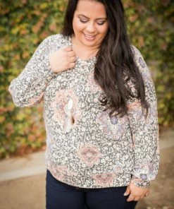 Boutique Simplified Mosaic Beauty Long Sleeve Top