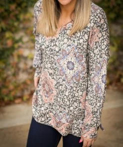 Boutique Simplified Mosaic Beauty Long Sleeve Top