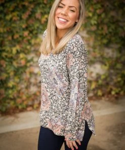 Boutique Simplified Mosaic Beauty Long Sleeve Top