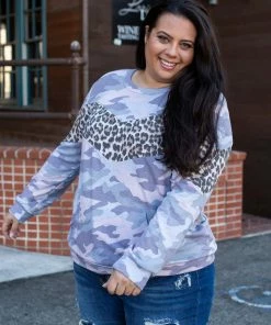 Boutique Simplified Divided By Nature Pullover