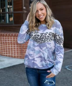 Boutique Simplified Divided By Nature Pullover