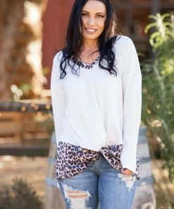 Boutique Simplified Snowy Leopard Front Twist Top