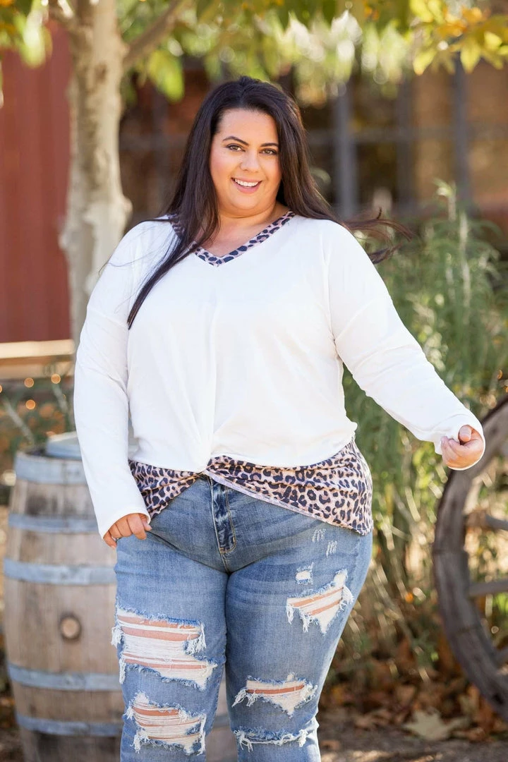 Boutique Simplified Snowy Leopard Front Twist Top 8 Boutique Simplified Snowy Leopard Front Twist Top