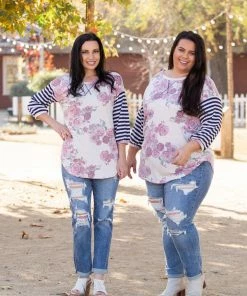 Boutique Simplified Striking 3/4 Sleeve Top