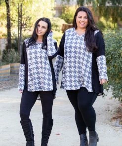 Boutique Simplified Houndstooth Long Sleeve Top