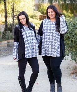 Boutique Simplified Houndstooth Long Sleeve Top