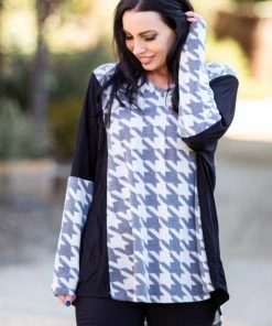 Boutique Simplified Houndstooth Long Sleeve Top