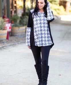 Boutique Simplified Houndstooth Long Sleeve Top