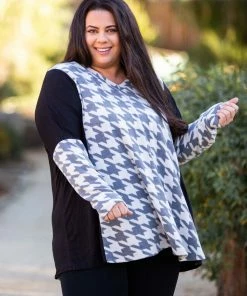 Boutique Simplified Houndstooth Long Sleeve Top