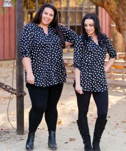 Boutique Simplified Dot Off The Press 3/4 Sleeve Top