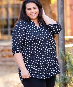 Boutique Simplified Dot Off The Press 3/4 Sleeve Top