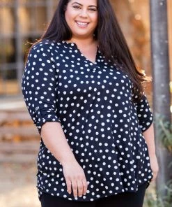 Boutique Simplified Dot Off The Press 3/4 Sleeve Top