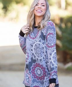 Boutique Simplified Mandala Charm Weekender