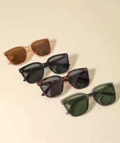 Boutique Simplified Apparel Hot & Chic Sunnies