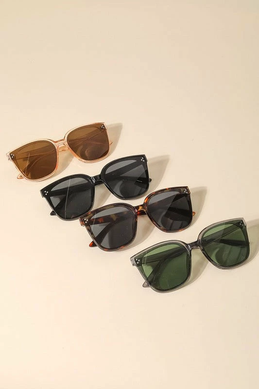 Boutique Simplified Apparel Hot & Chic Sunnies 2 Boutique Simplified Apparel Hot & Chic Sunnies