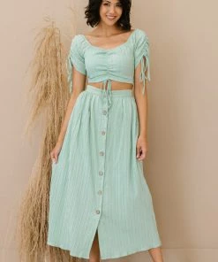 Trendsi Look At Me Crop Top And Midi Skirt Set (GHG-S)