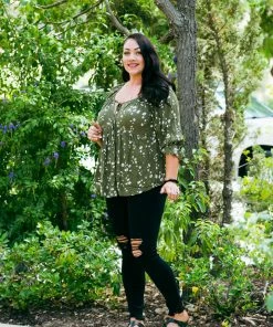 Boutique Simplified Falling For You Woven Top