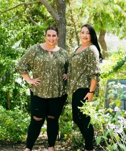 Boutique Simplified Falling For You Woven Top