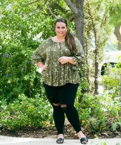 Boutique Simplified Falling For You Woven Top