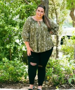 Boutique Simplified Falling For You Woven Top