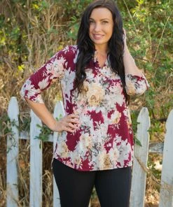 Boutique Simplified Floral Motif 3/4 Sleeve Top