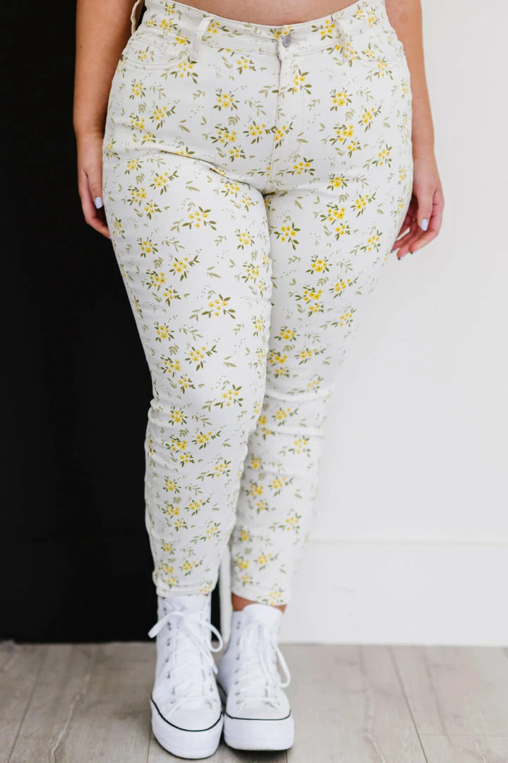 Trendsi Judy Blue Golden Meadow Floral Skinny Jeans (GHG-S) 7 Trendsi Judy Blue Golden Meadow Floral Skinny Jeans (GHG-S)